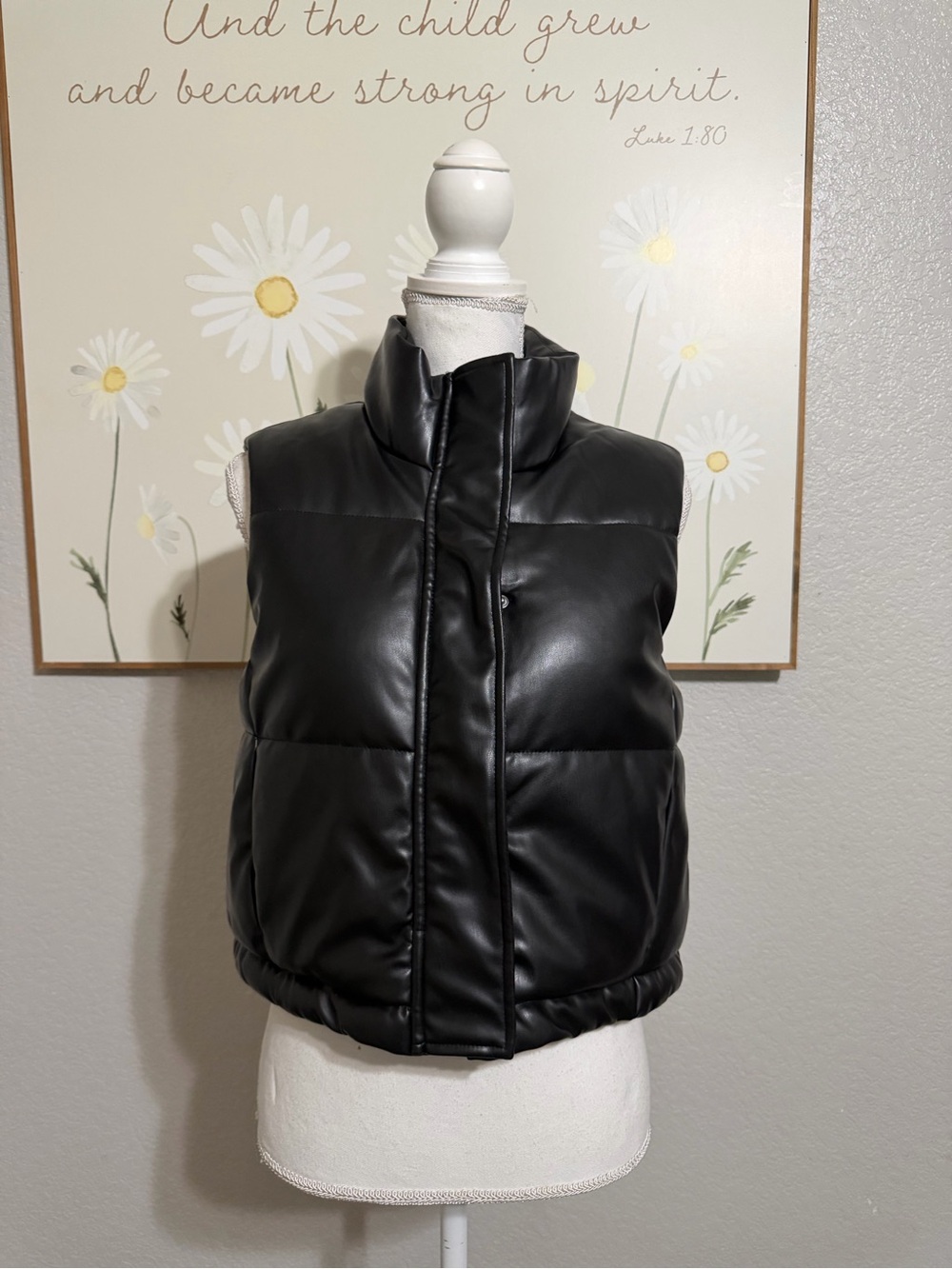 Ci Sono Black Faux Leather Puffer Vest size M